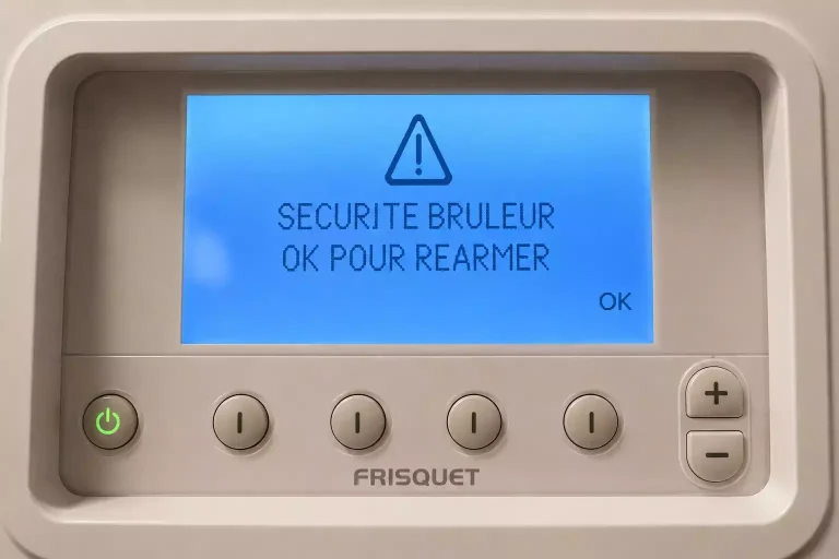 Chaudière Frisquet : sécurité brûleur, que faire pour réarmer ?