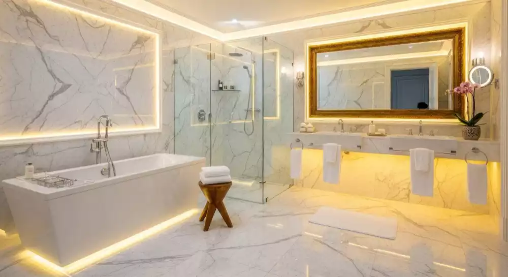 Maîtriser effet et rendu de la lumière sous la douche