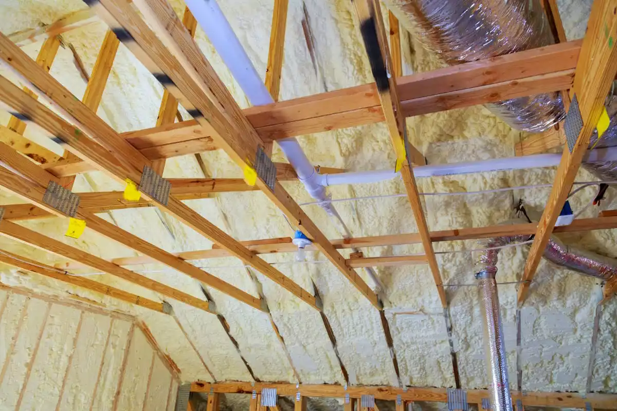 Isolation des combles détruite par les fouines comment éviter de payer ses travaux deux fois
